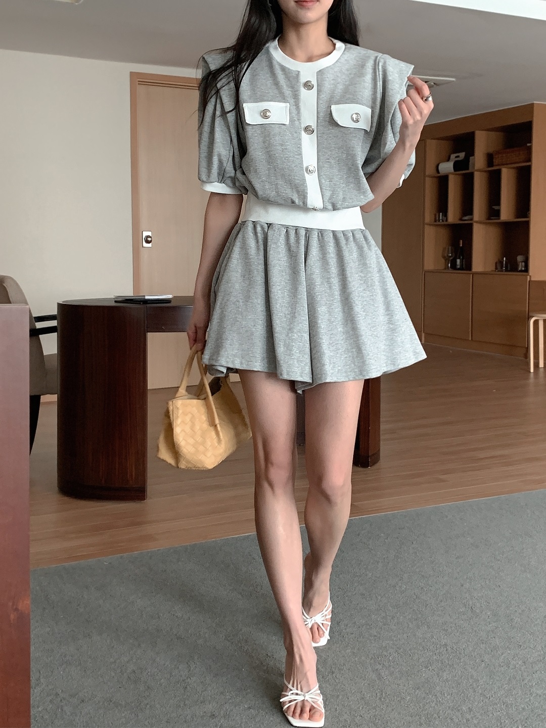 ラウンドネックポケットウエストゴムショート半袖Aラインフェイクボタンセットアップ | 詳細画像2