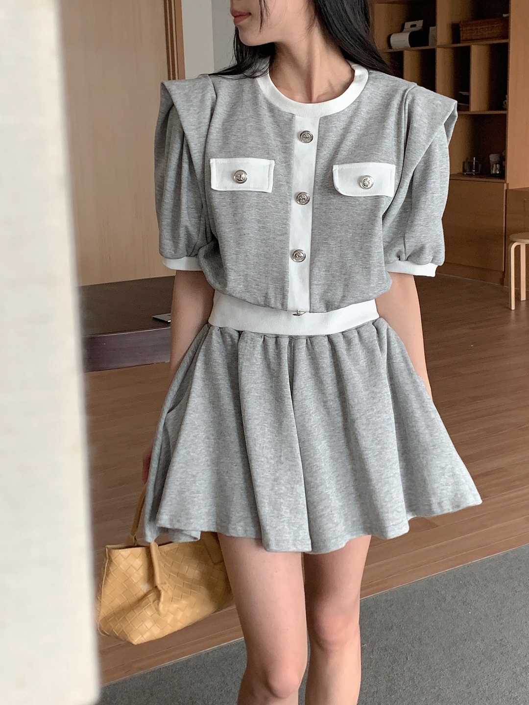 ラウンドネックポケットウエストゴムショート半袖Aラインフェイクボタンセットアップ | 詳細画像4