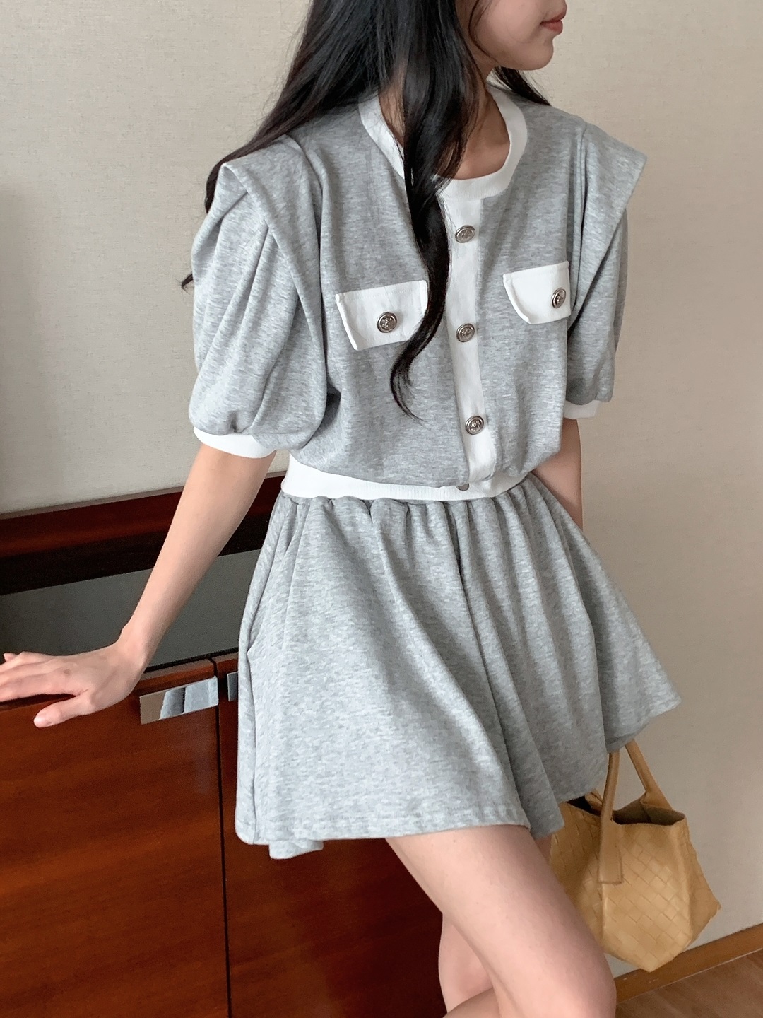 ラウンドネックポケットウエストゴムショート半袖Aラインフェイクボタンセットアップ | 詳細画像16