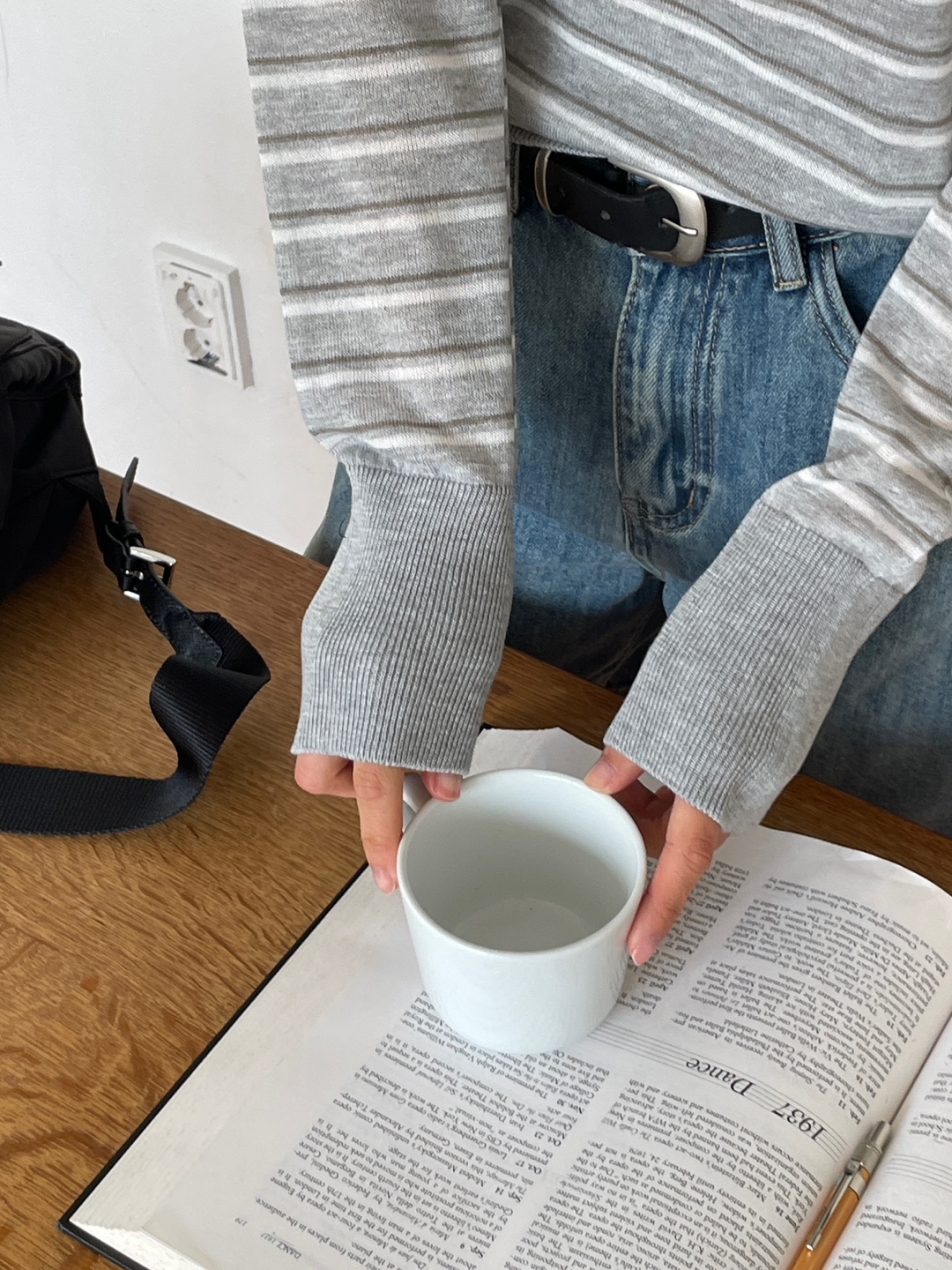 Vネックボクシールーズ長袖配色Tシャツ | 詳細画像12