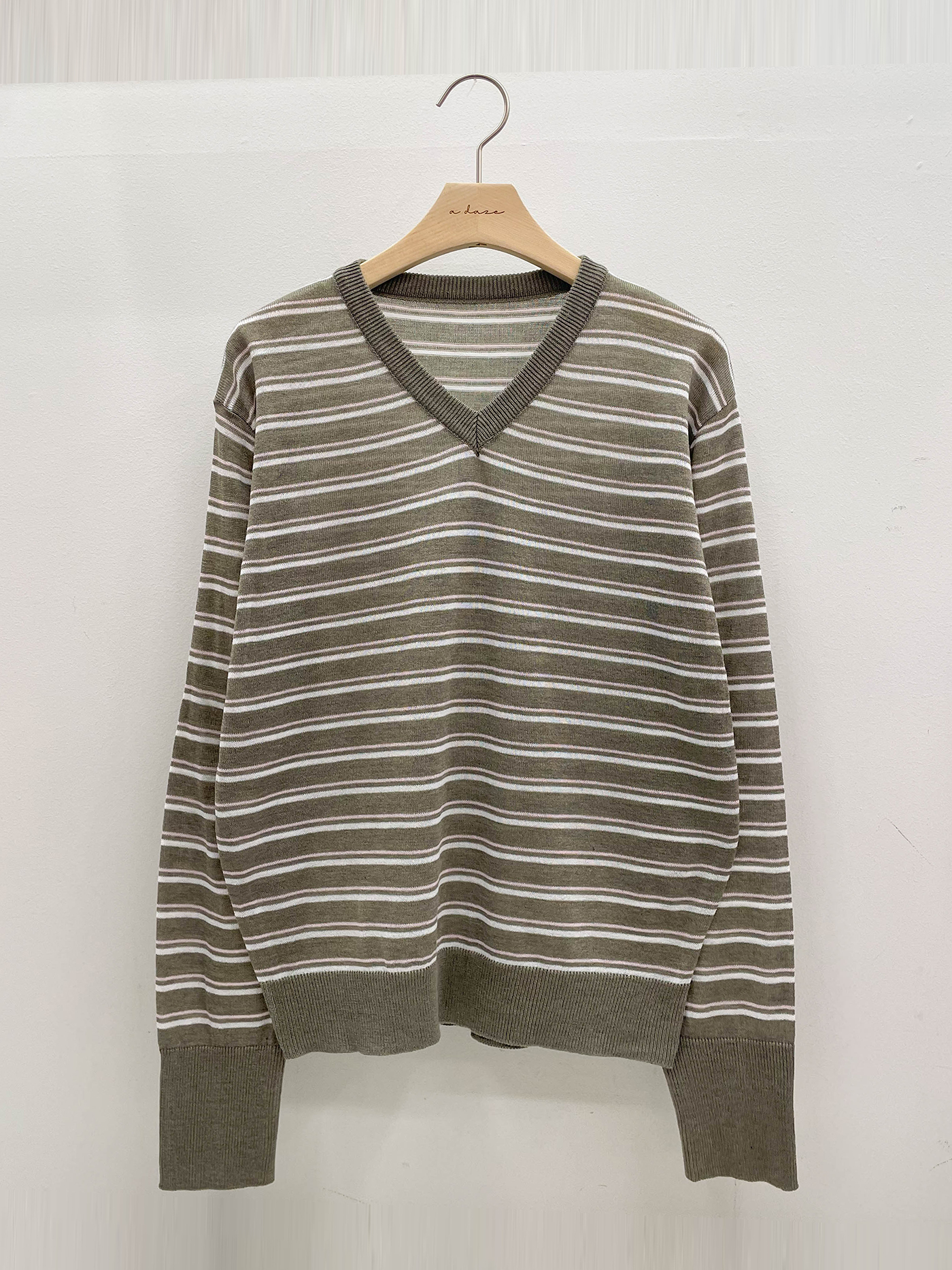 Vネックボクシールーズ長袖配色Tシャツ | 詳細画像17