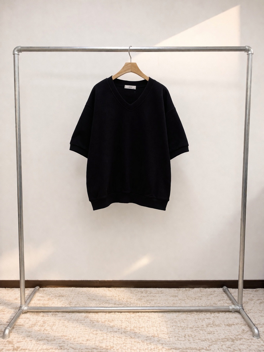 Vネック半袖ラベルドロップショルダー無地スウェット | 詳細画像14