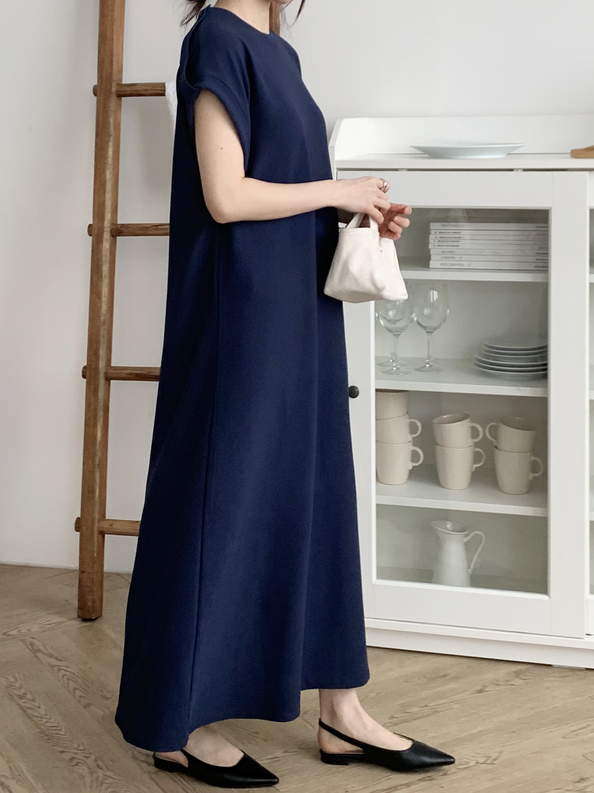 ラウンドネックマキシロングルーズ半袖フレアボタンスリーブ無地ワンピース | 詳細画像11