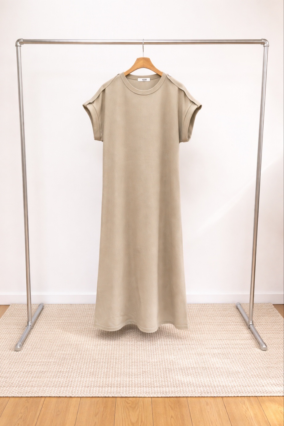 ラウンドネックマキシロングルーズ半袖フレアボタンスリーブ無地ワンピース | 詳細画像15