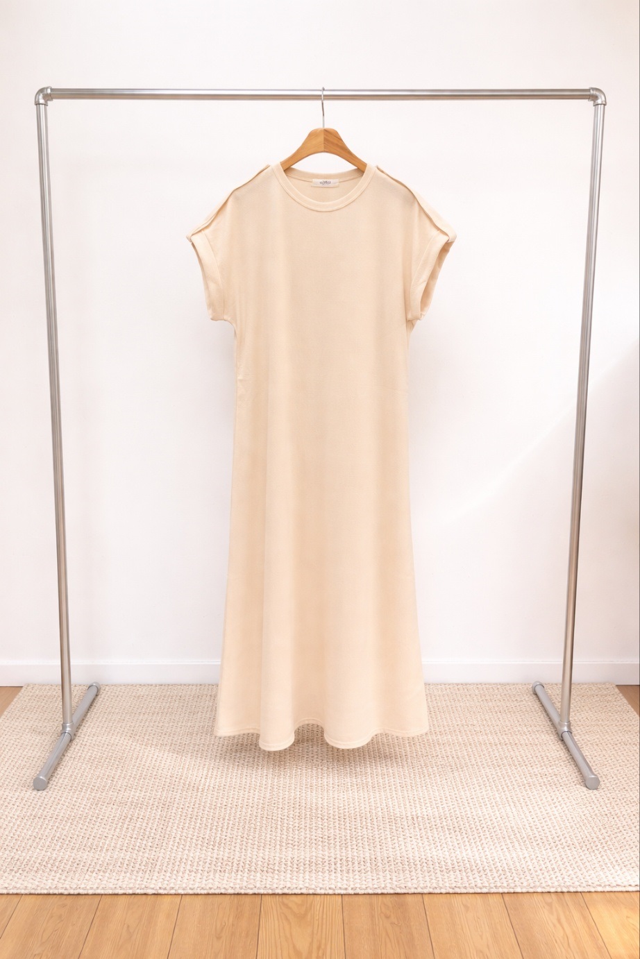 ラウンドネックマキシロングルーズ半袖フレアボタンスリーブ無地ワンピース | 詳細画像16