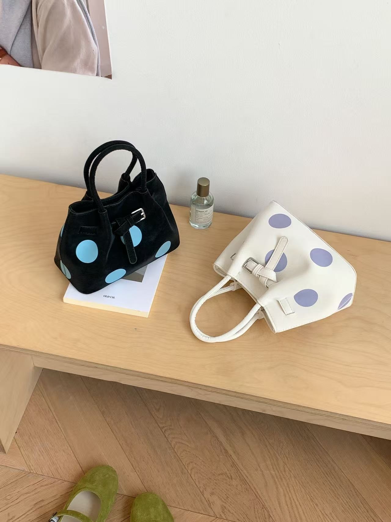 レザー調ツイストミニドットショルダーバッグ | 詳細画像17