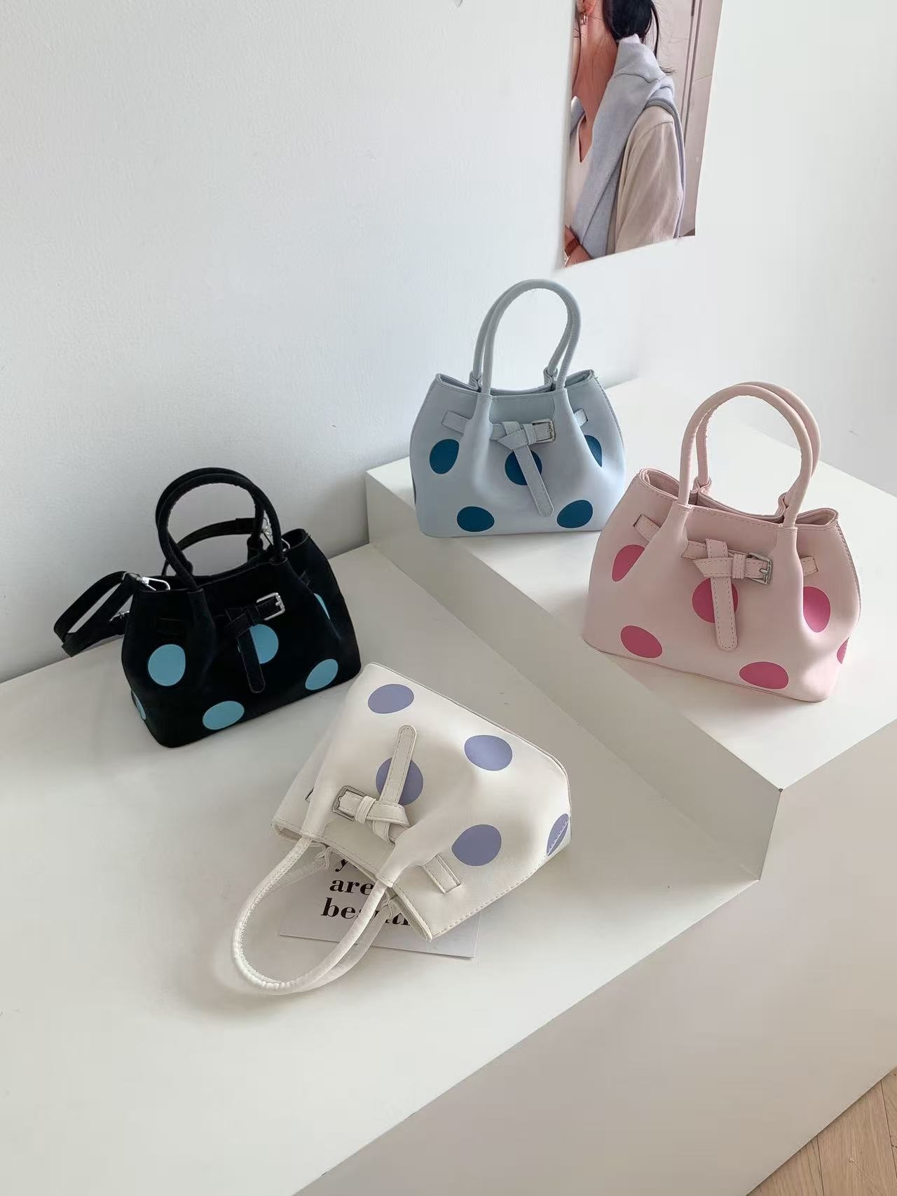 レザー調ツイストミニドットショルダーバッグ | 詳細画像18