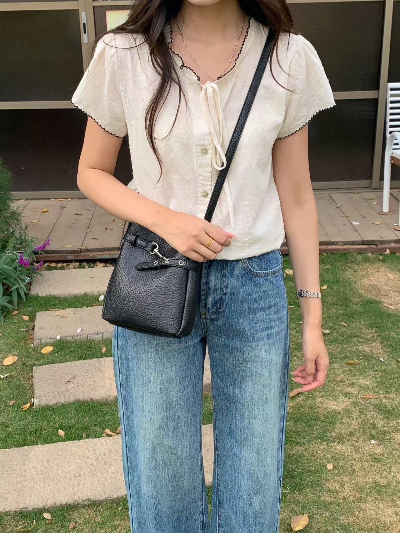 レザー調ベルトアイレットマグネットボタン無地ショルダーバッグ | 詳細画像12