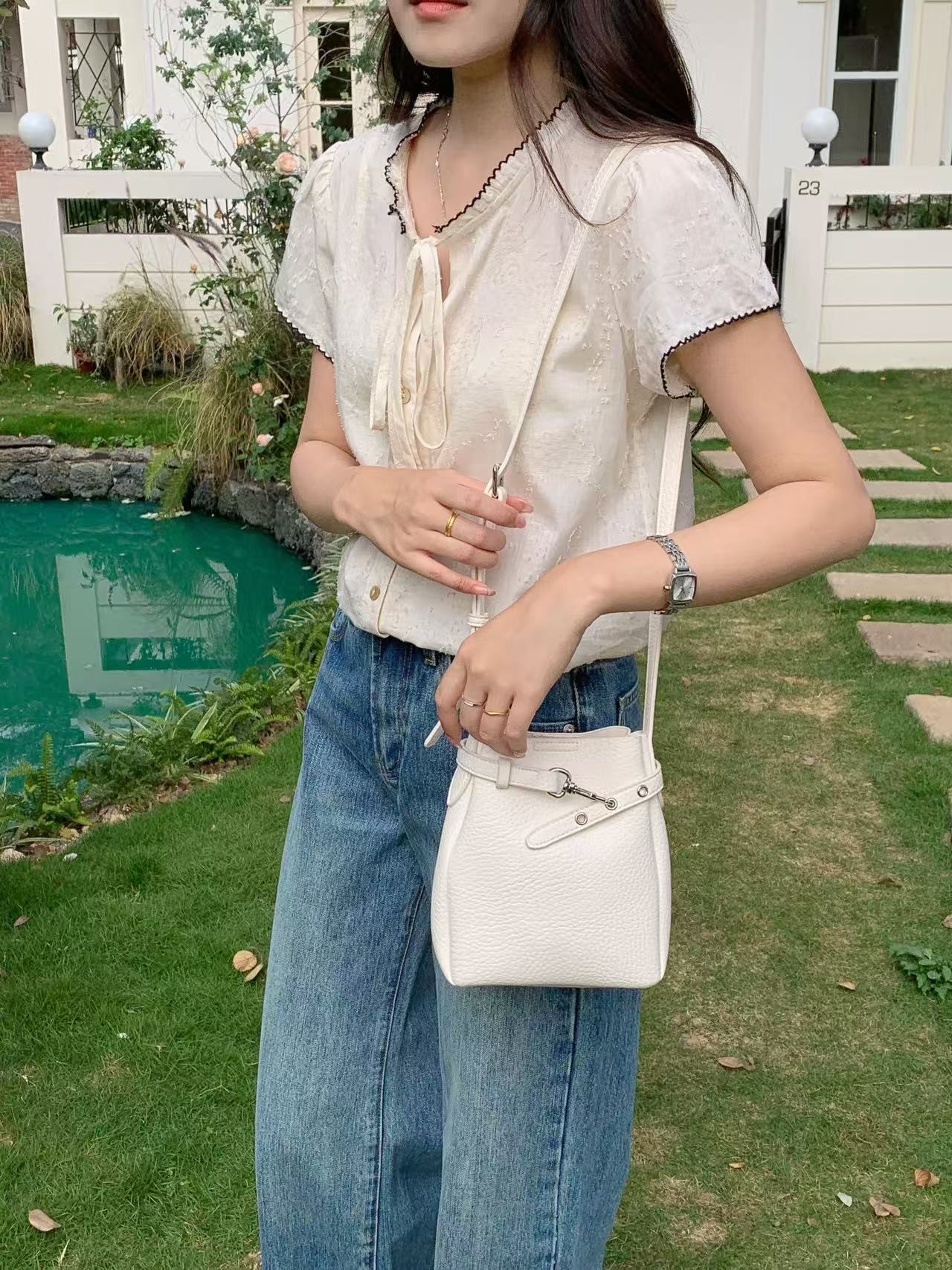 レザー調ベルトアイレットマグネットボタン無地ショルダーバッグ | 詳細画像4