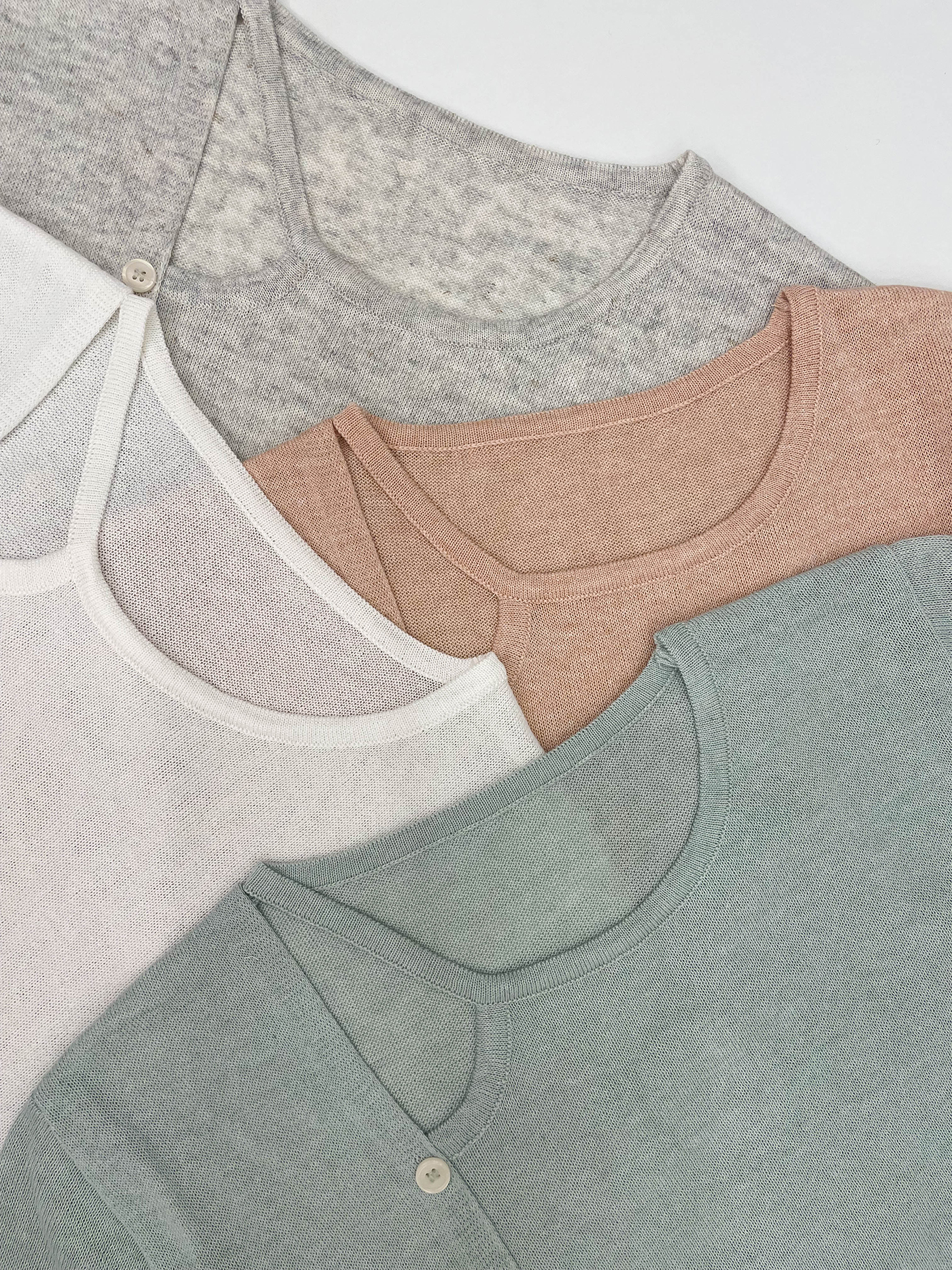 リネン混ラウンドネックスリット半袖フェイクボタンニット | 詳細画像4