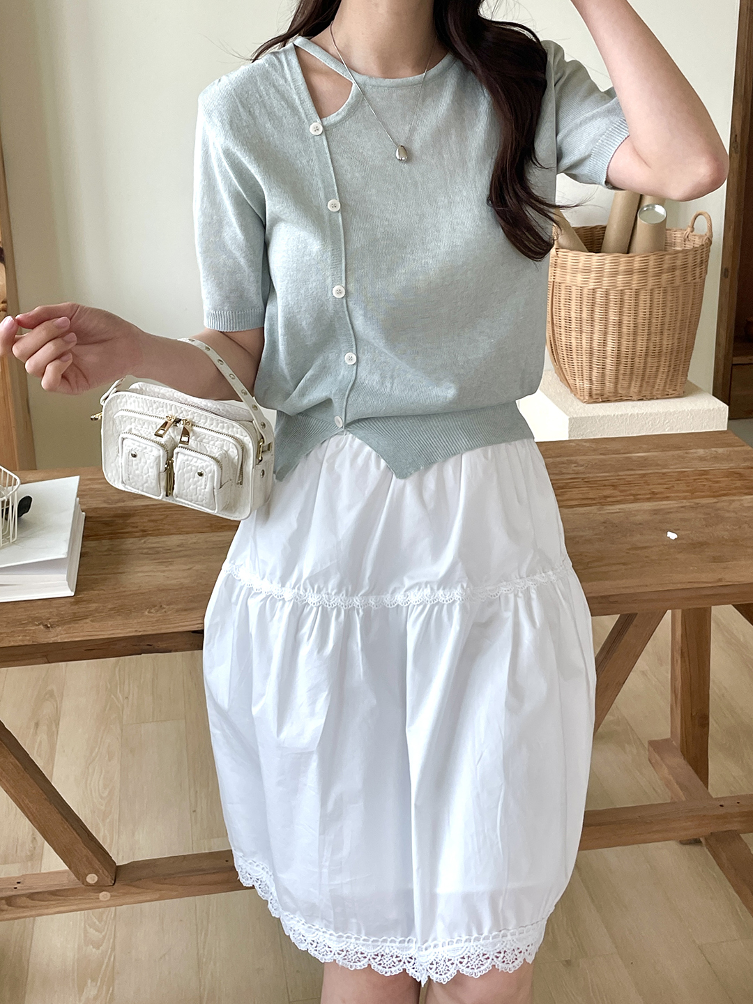 リネン混ラウンドネックスリット半袖フェイクボタンニット | 詳細画像9