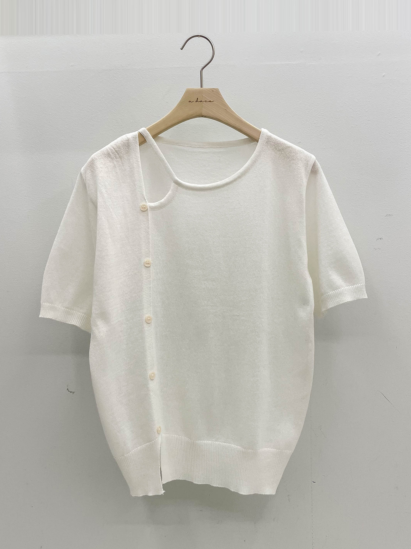 リネン混ラウンドネックスリット半袖フェイクボタンニット | 詳細画像14