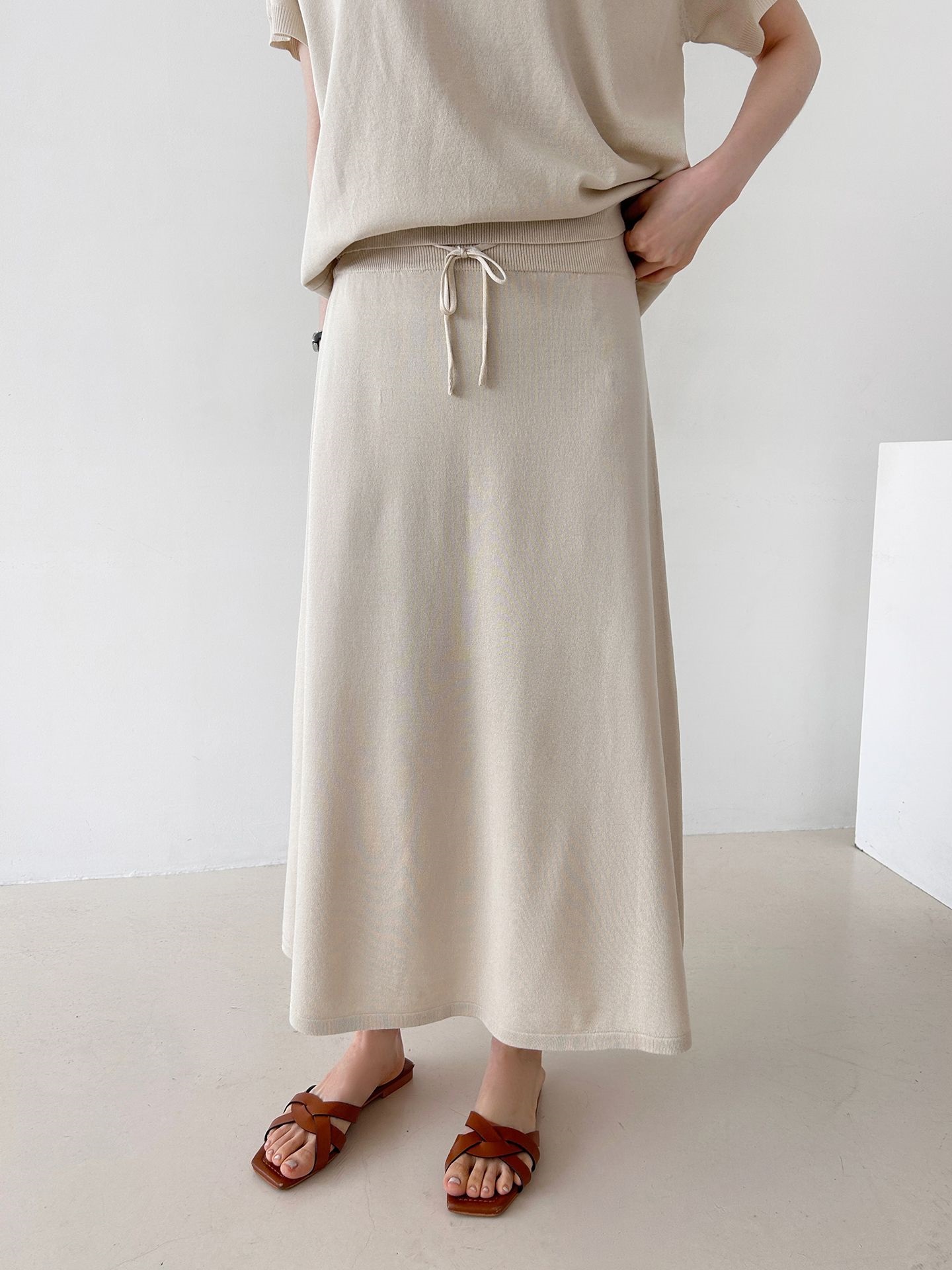 ラウンドネックシンプルベーシックウエストゴムラグランロング半袖無地セットアップスカートニット | 詳細画像7