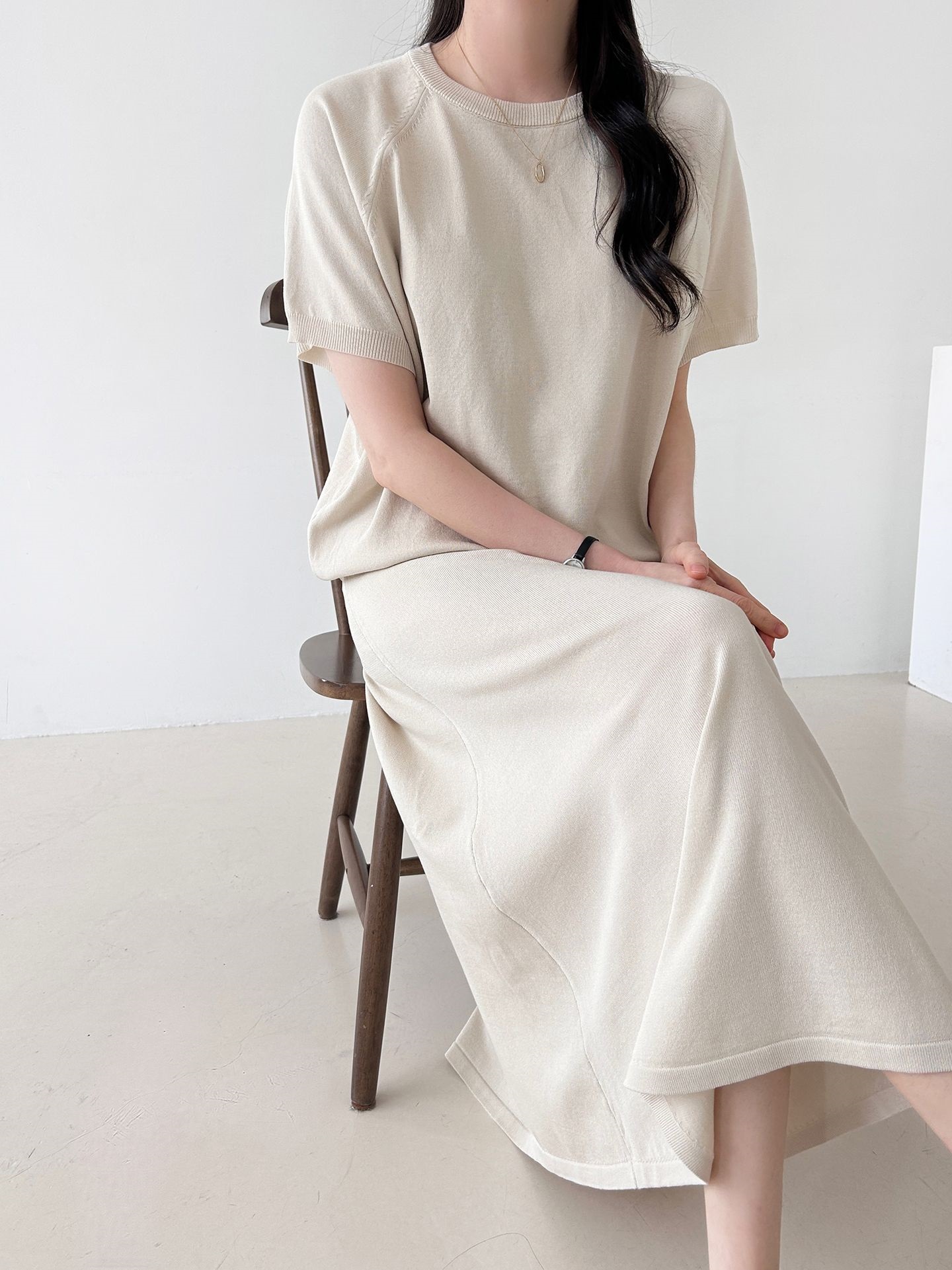 ラウンドネックシンプルベーシックウエストゴムラグランロング半袖無地セットアップスカートニット | 詳細画像12