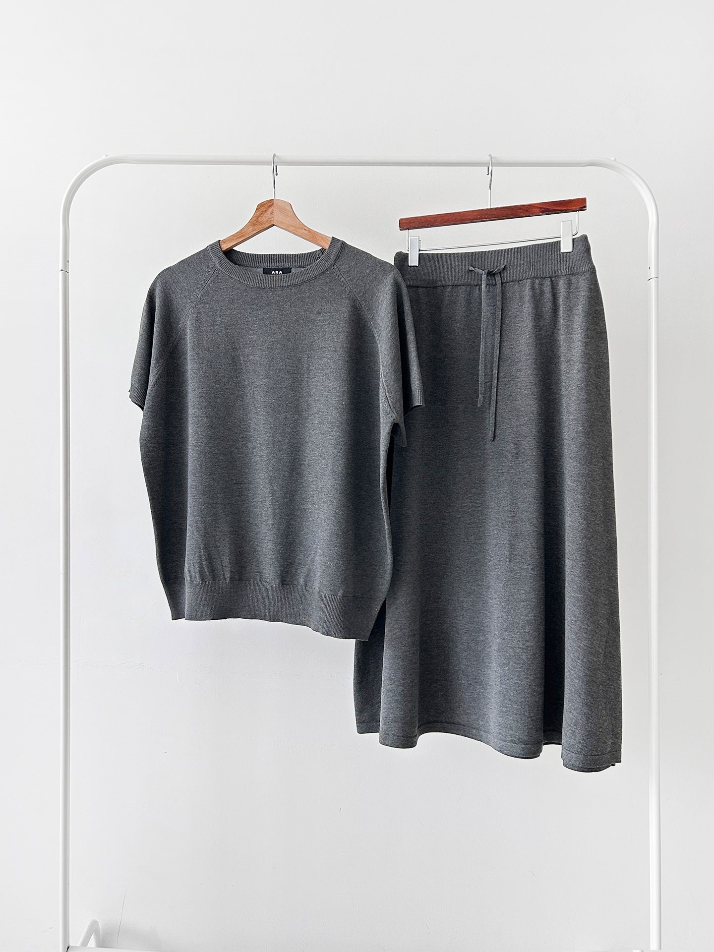 ラウンドネックシンプルベーシックウエストゴムラグランロング半袖無地セットアップスカートニット | 詳細画像29