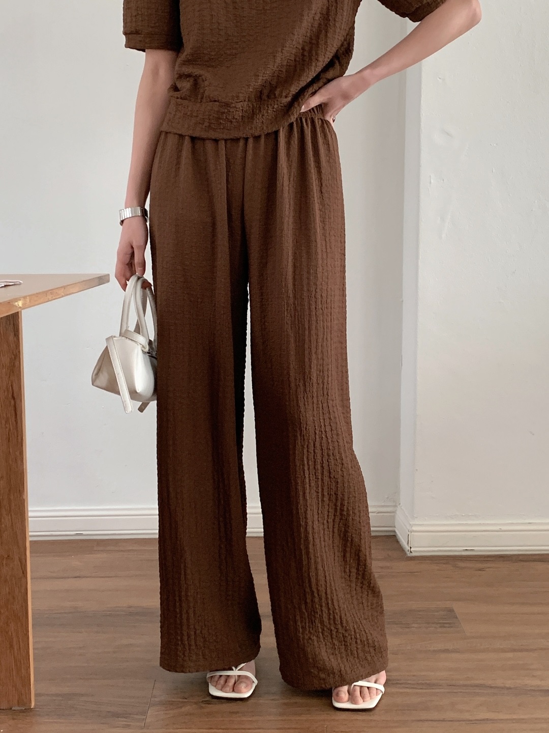 ラウンドネックウエストゴムパフスリーブ半袖ワイドフェイクポケットセットアップパンツTシャツ | 詳細画像3