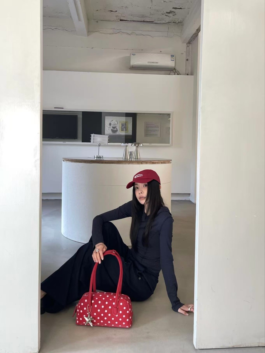 レザー調ジップアップポケットドット配色トートバッグキーリングセット | 詳細画像6