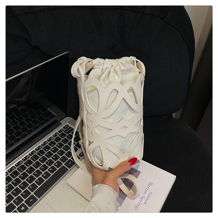 レザー調ボタンドローストリングバケットバッグ | 詳細画像10