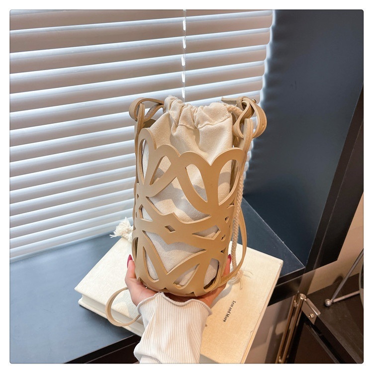 レザー調ボタンドローストリングバケットバッグ | 詳細画像12