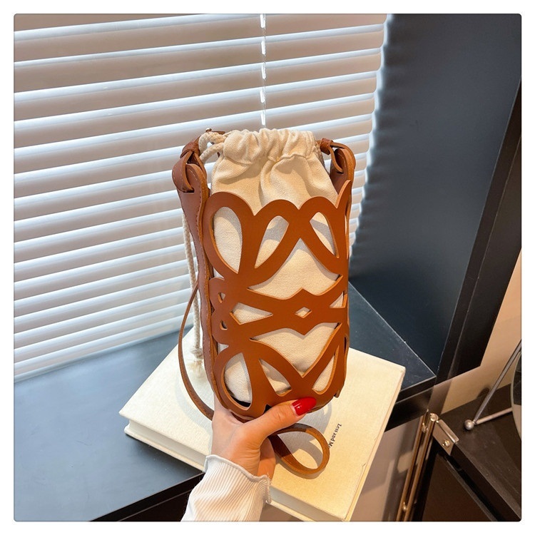 レザー調ボタンドローストリングバケットバッグ | 詳細画像13