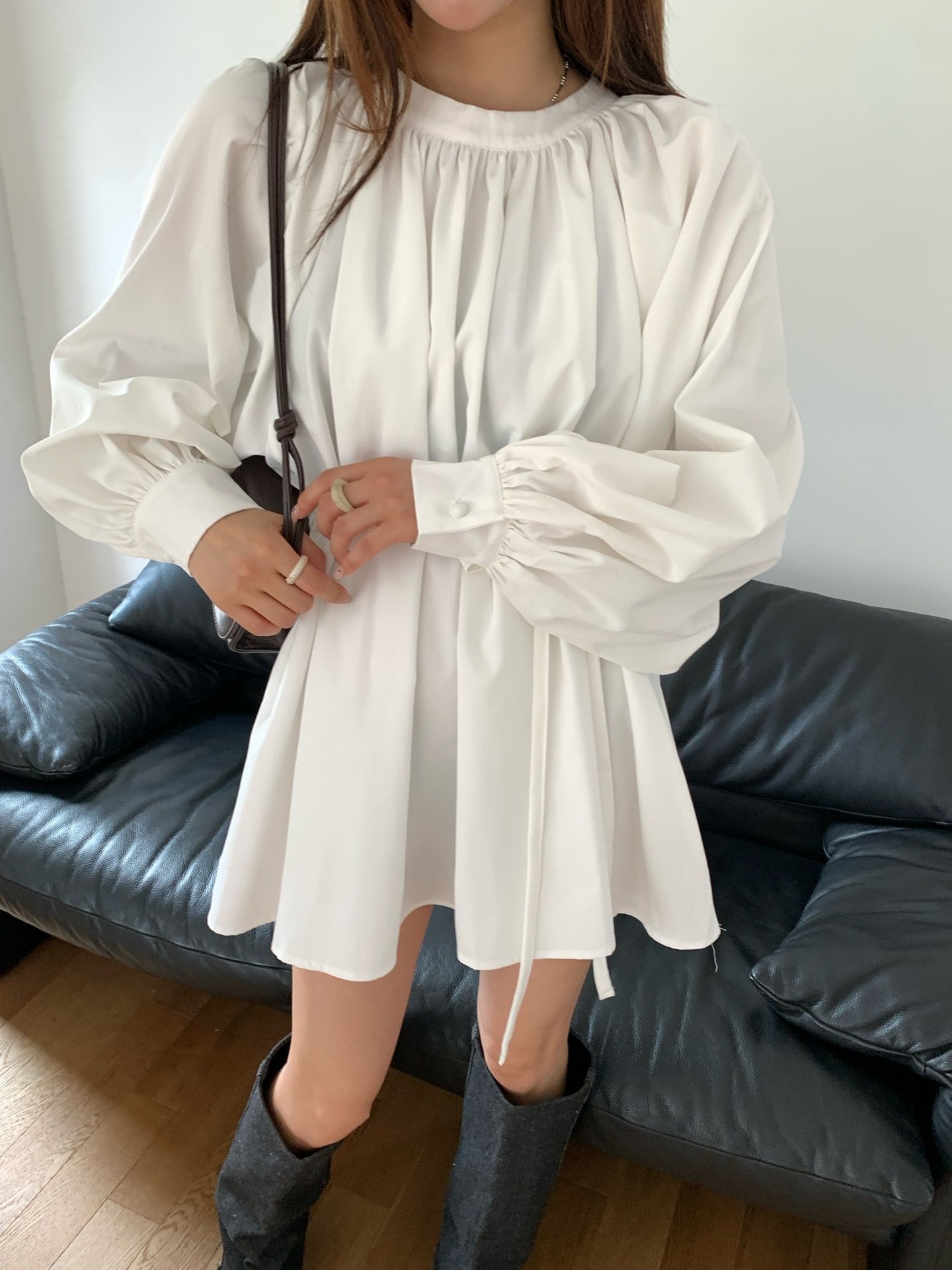 ハーフネックラグランオーバーサイズルーズ長袖ギャザーフレアボタンスリーブハーフ無地ブラウスストラップ付 | 詳細画像4