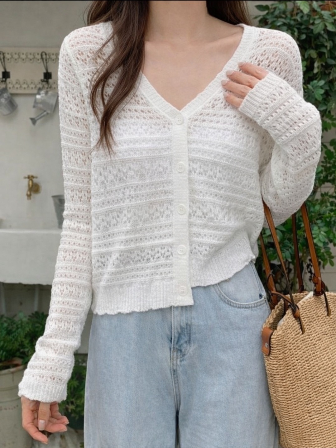 アクリルボタンVネックパンチングルーズ長袖カーディガン | 詳細画像3