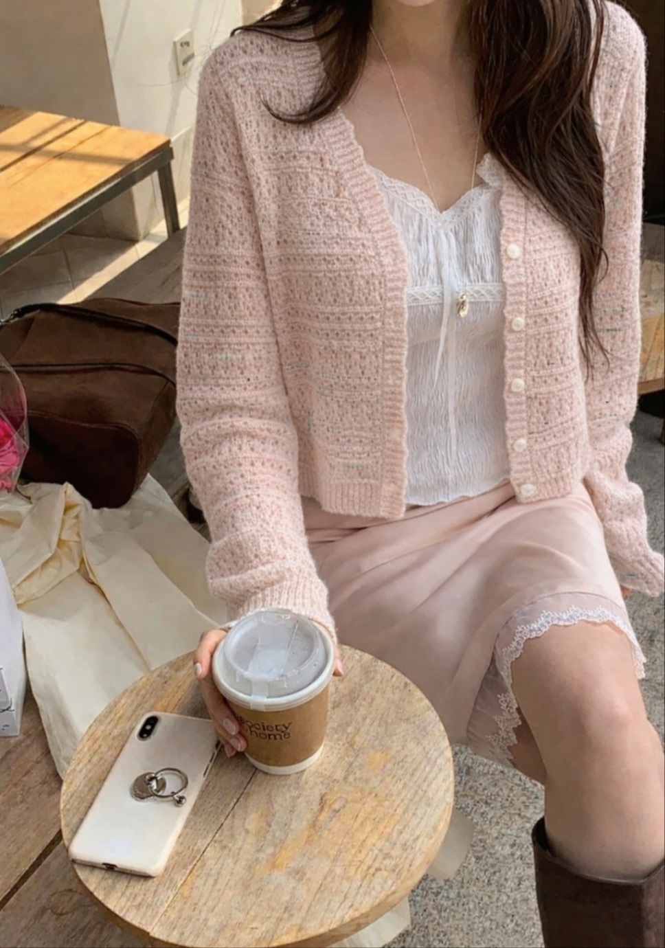 アクリルボタンVネックパンチングルーズ長袖カーディガン | 詳細画像4