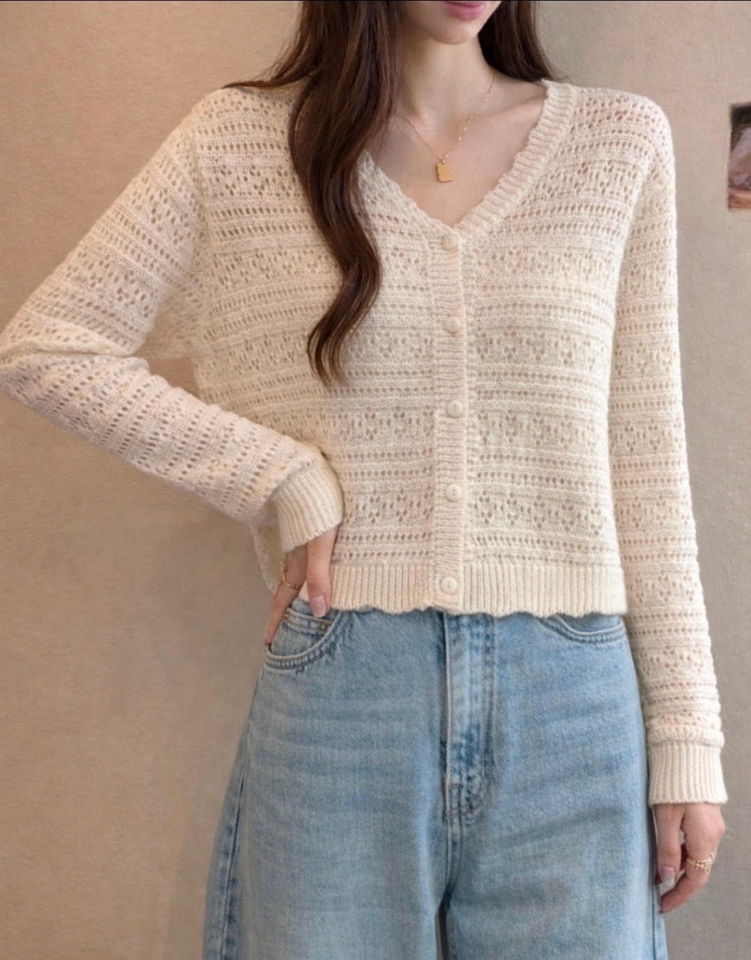 アクリルボタンVネックパンチングルーズ長袖カーディガン | 詳細画像6