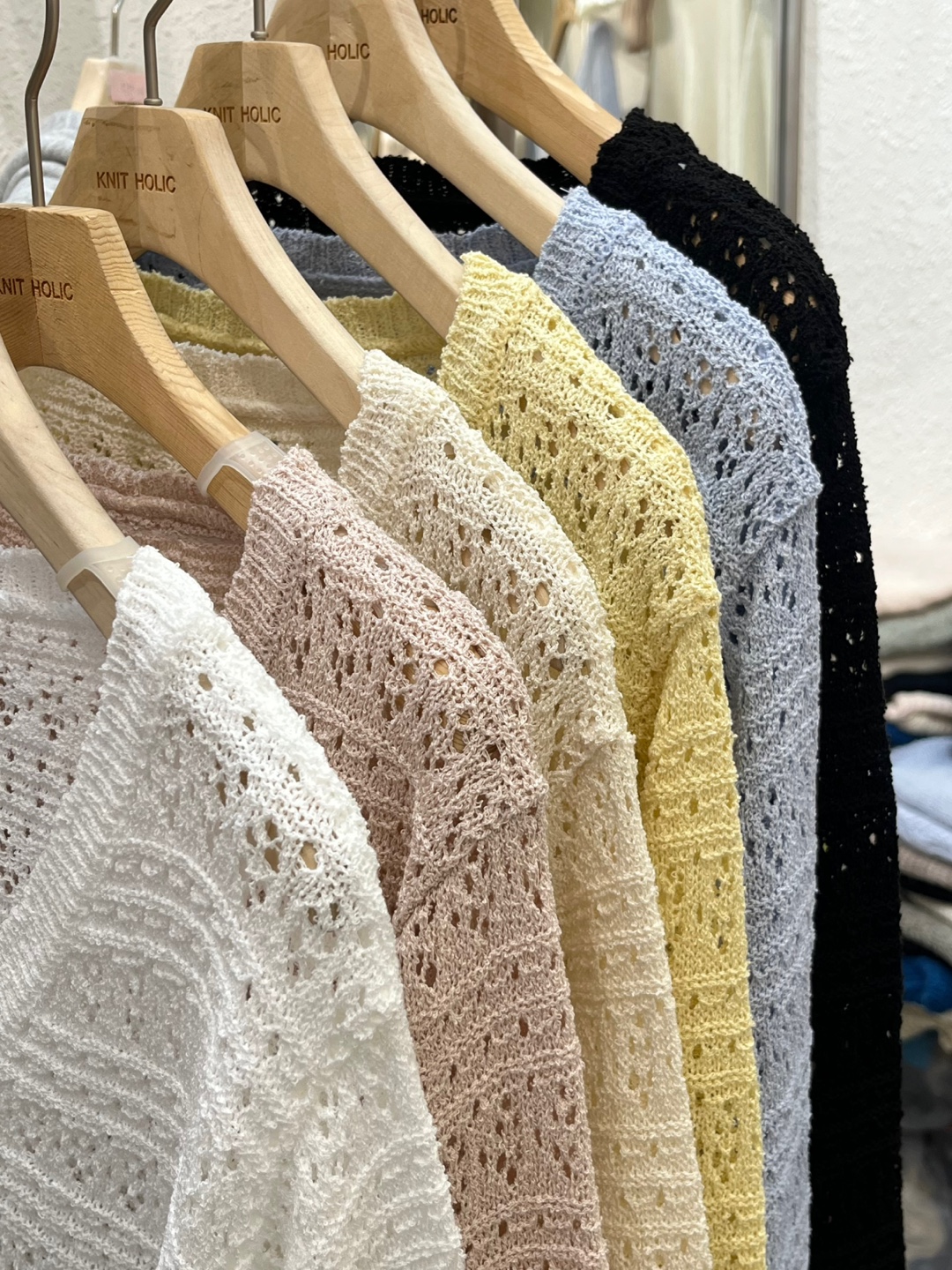 アクリルボタンVネックパンチングルーズ長袖カーディガン | 詳細画像7