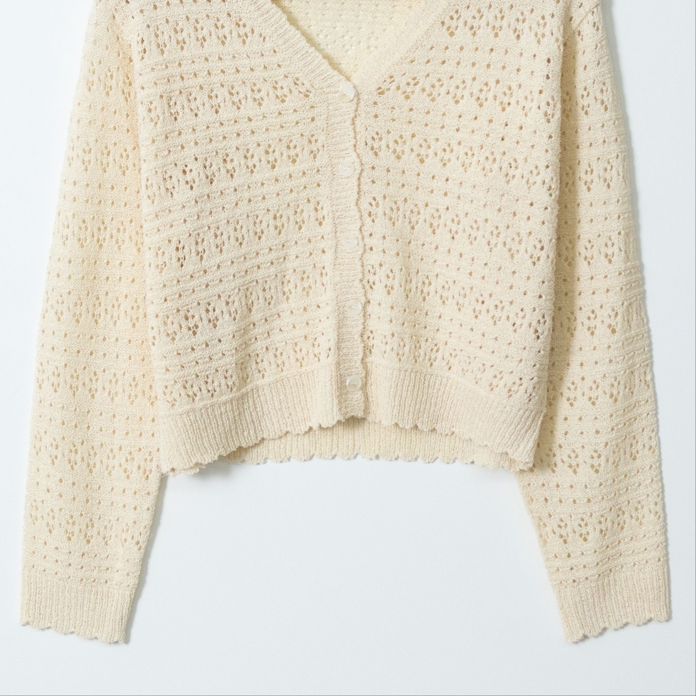 アクリルボタンVネックパンチングルーズ長袖カーディガン | 詳細画像9