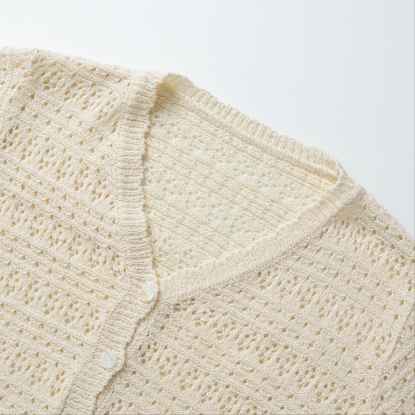 アクリルボタンVネックパンチングルーズ長袖カーディガン | 詳細画像18