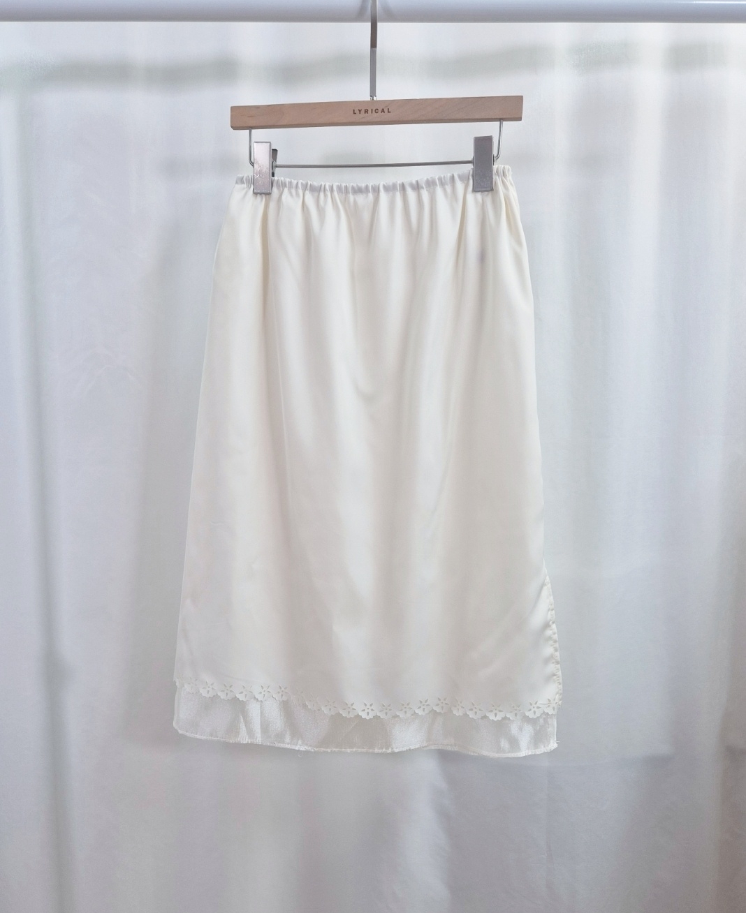 サテンパンチングスリットウエストゴムミディスカート | 詳細画像15