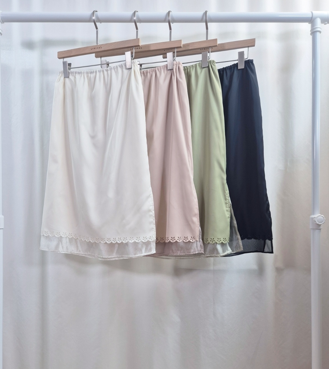 サテンパンチングスリットウエストゴムミディスカート | 詳細画像8