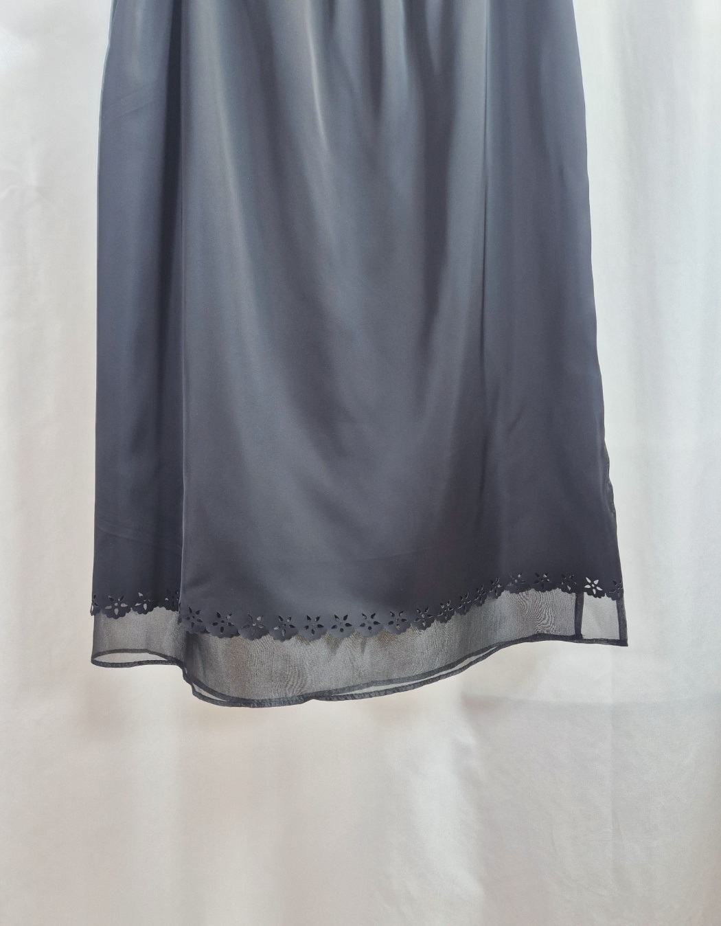 サテンパンチングスリットウエストゴムミディスカート | 詳細画像13