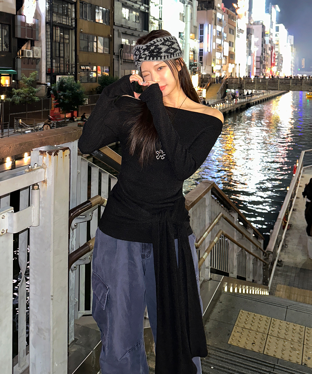 オフショルダーストラップ長袖Tシャツ | レディースファッション通販