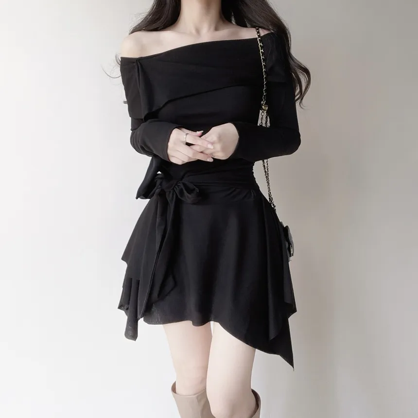 アンバランスシャーリング長袖オフショルダーストラップワンピース | mirangmirang | 詳細画像15