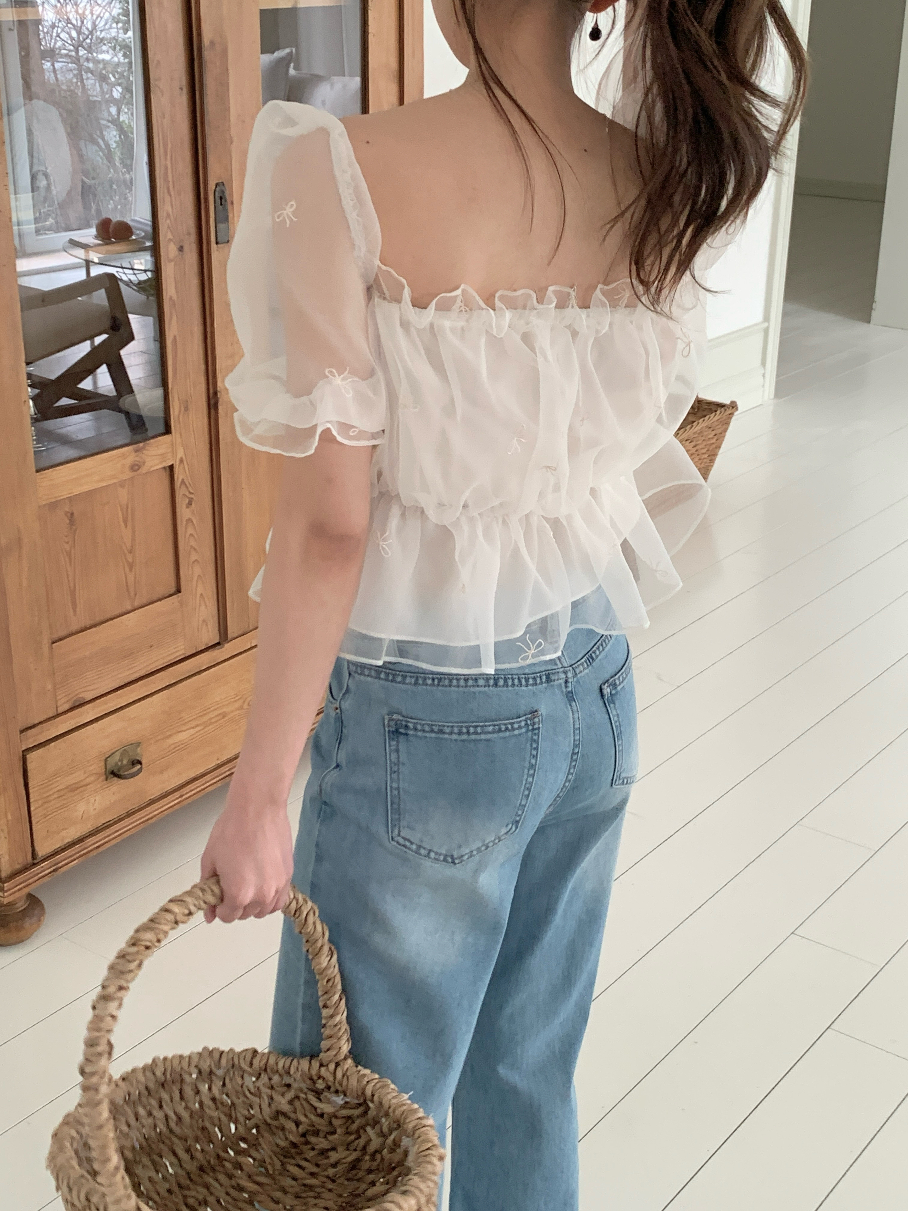 オーガンジーオフショルダーシャーリングパフスリーブ半袖刺繍リボン柄ブラウス2WAY | 詳細画像4