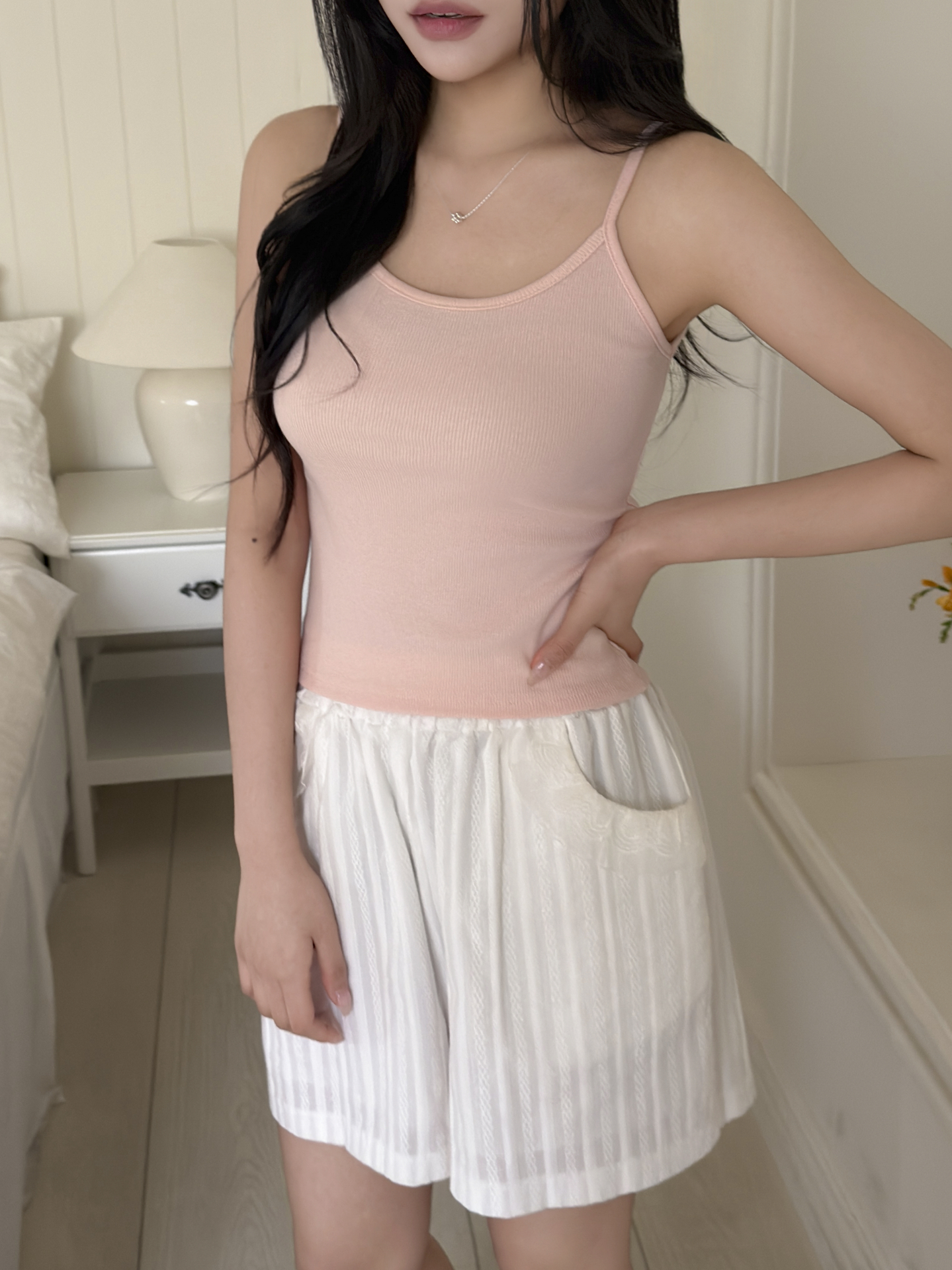 リブラウンドネックスリムセミクロップド無地キャミソール | 詳細画像6