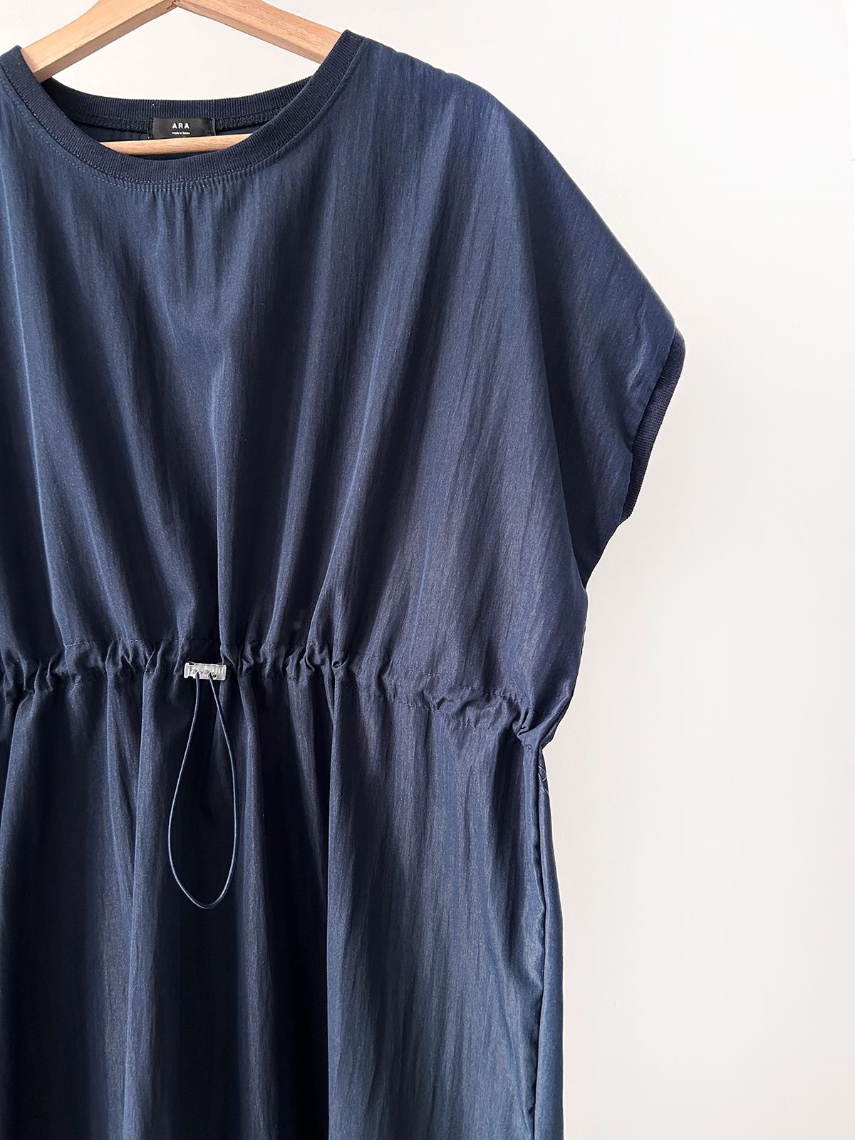 ラウンドネックシャーリングフレンチスリーブドローコードロング半袖フレアAライン無地ワンピース | 詳細画像4