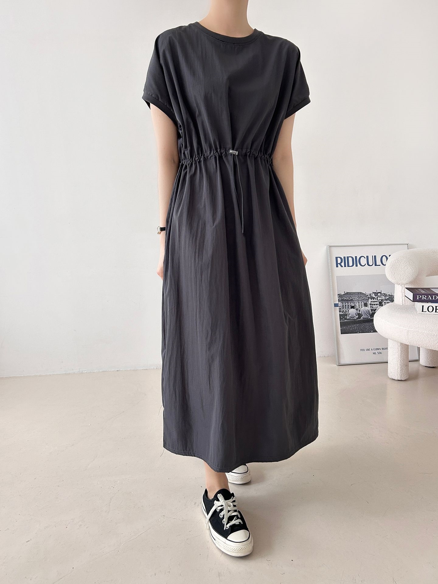 ラウンドネックシャーリングフレンチスリーブドローコードロング半袖フレアAライン無地ワンピース | 詳細画像15