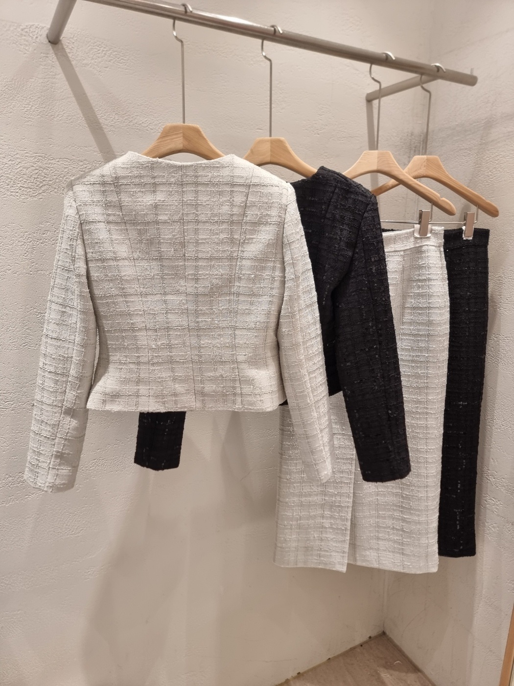 ツイードスパンコールラウンドネックノーカラースリット肩パッドロングセットアップスカートジャケット | 詳細画像22