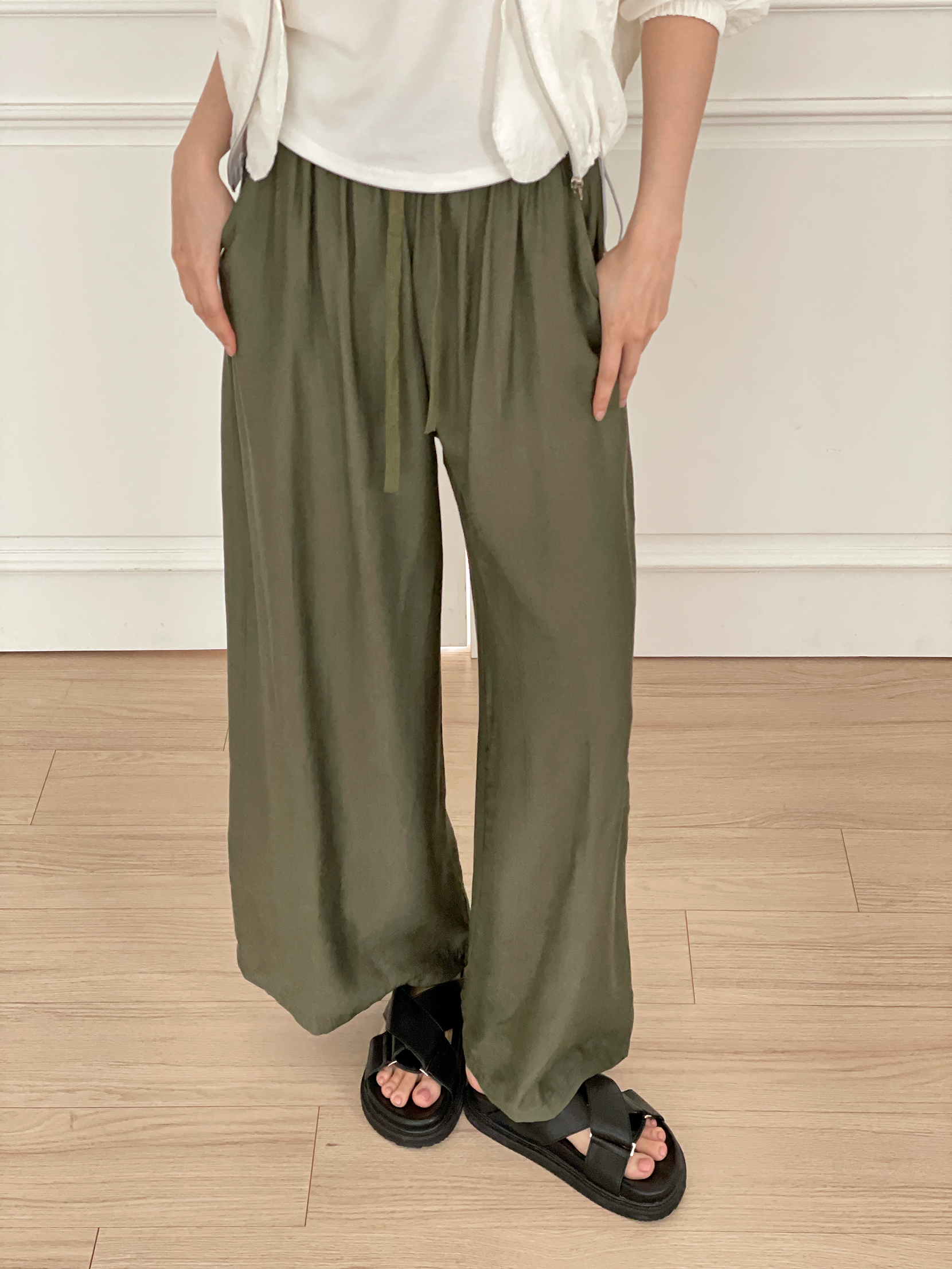 クールドローストリングポケットウエストゴム8分丈パンツ | 詳細画像9