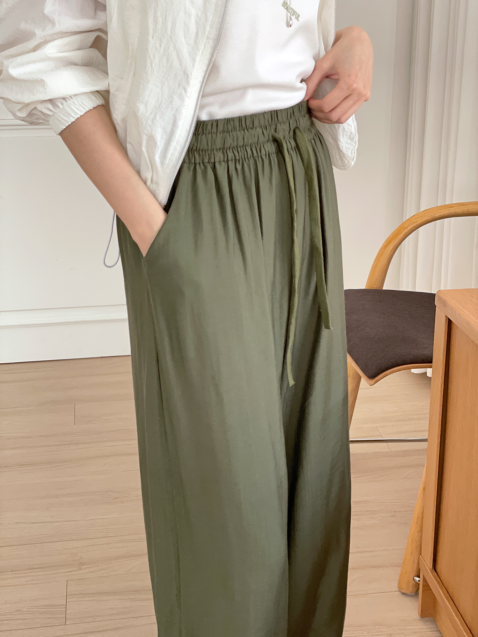 クールドローストリングポケットウエストゴム8分丈パンツ | 詳細画像15