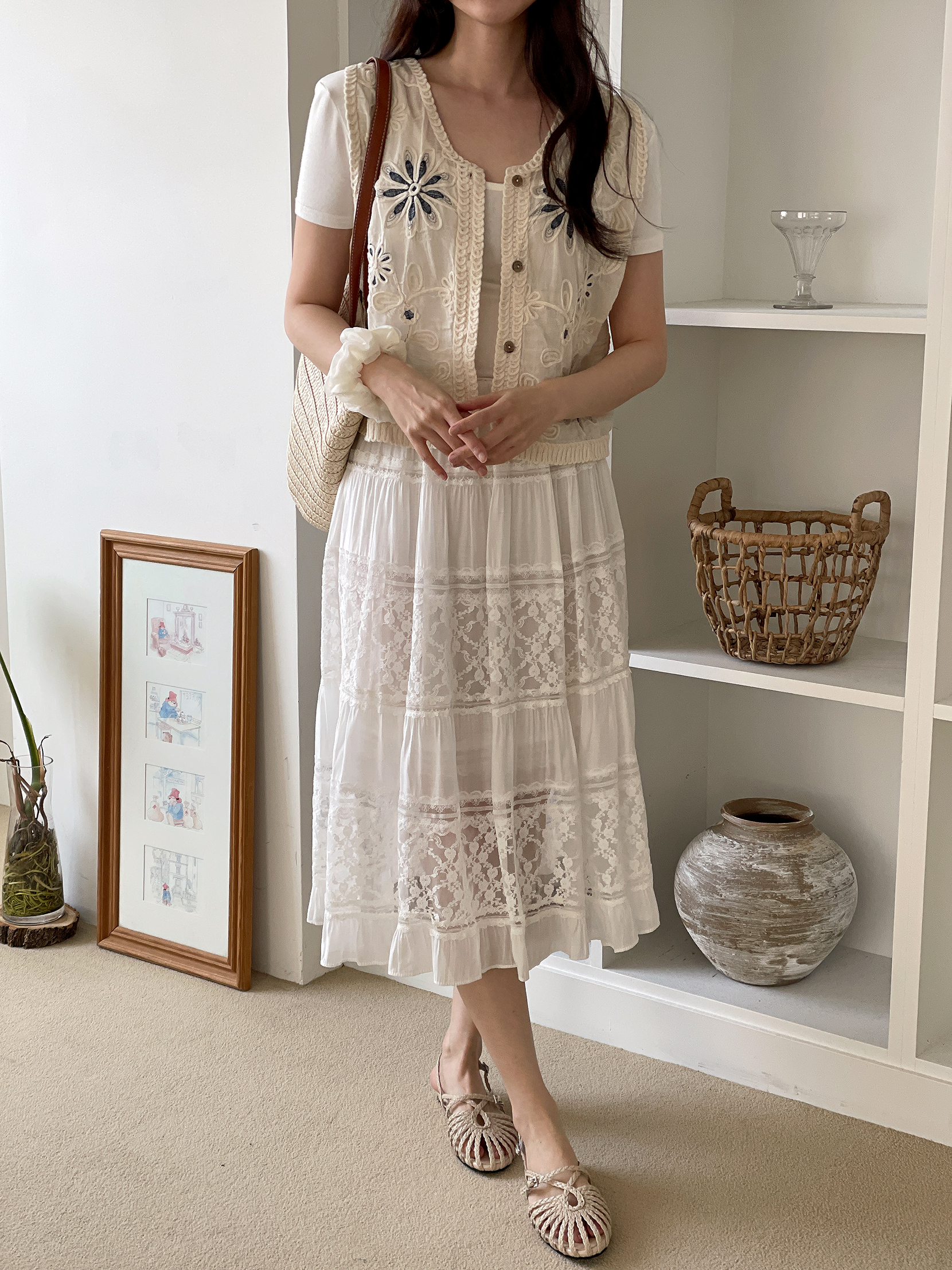 ボタンUネックルーズ刺繍花柄ベスト | 詳細画像2