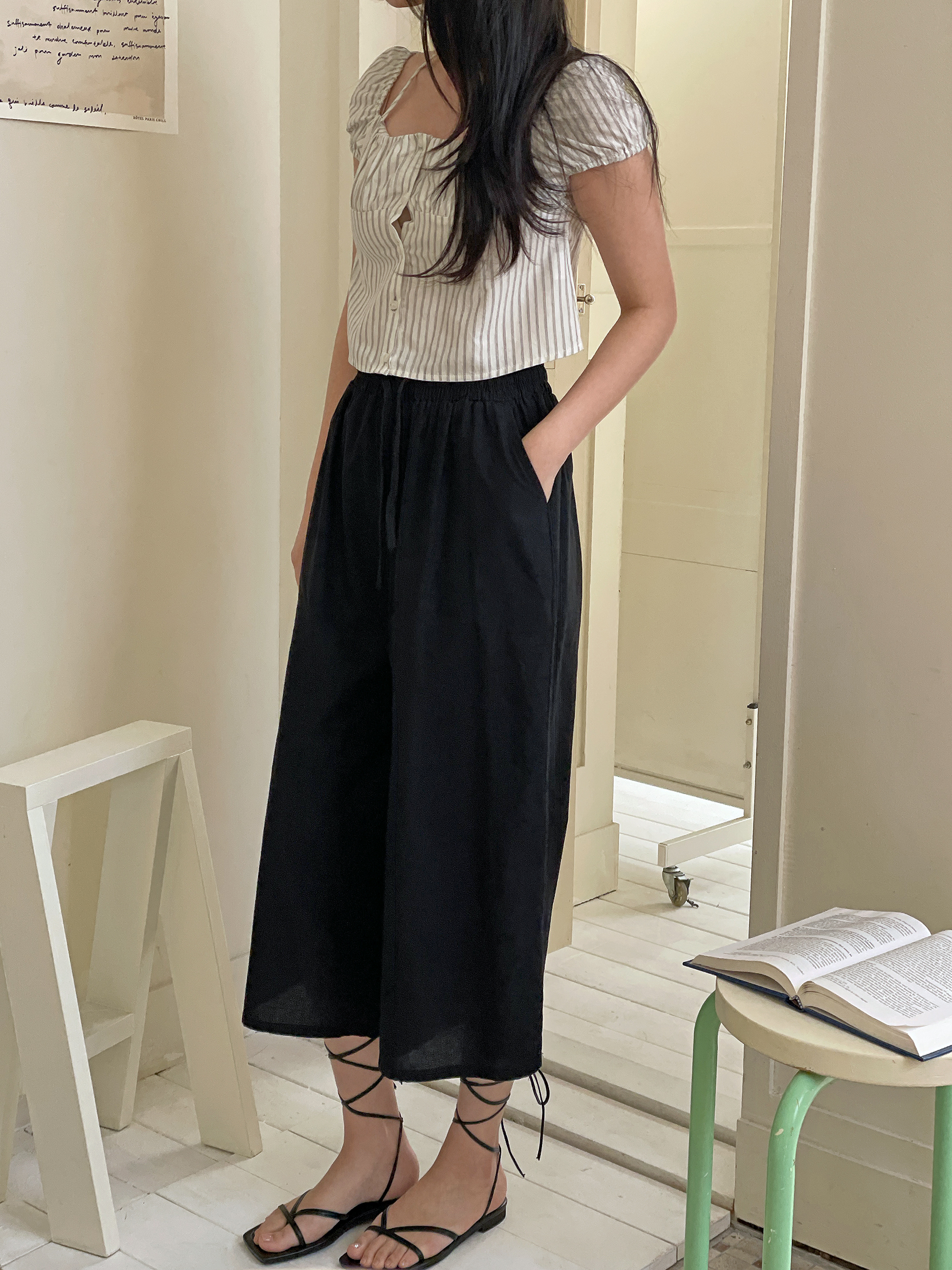 リネン混ドローストリングウエストゴムオーバーサイズボクシーフレアワイドビッグ8分丈無地パンツ | 詳細画像4