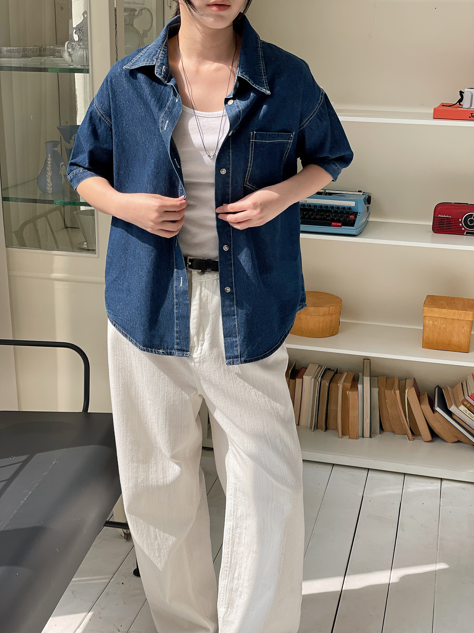 ノンウォッシュデニムボタンカラーオーバーサイズ半袖ハーフドロップショルダーライトブルーディープブルーシャツ | 詳細画像5