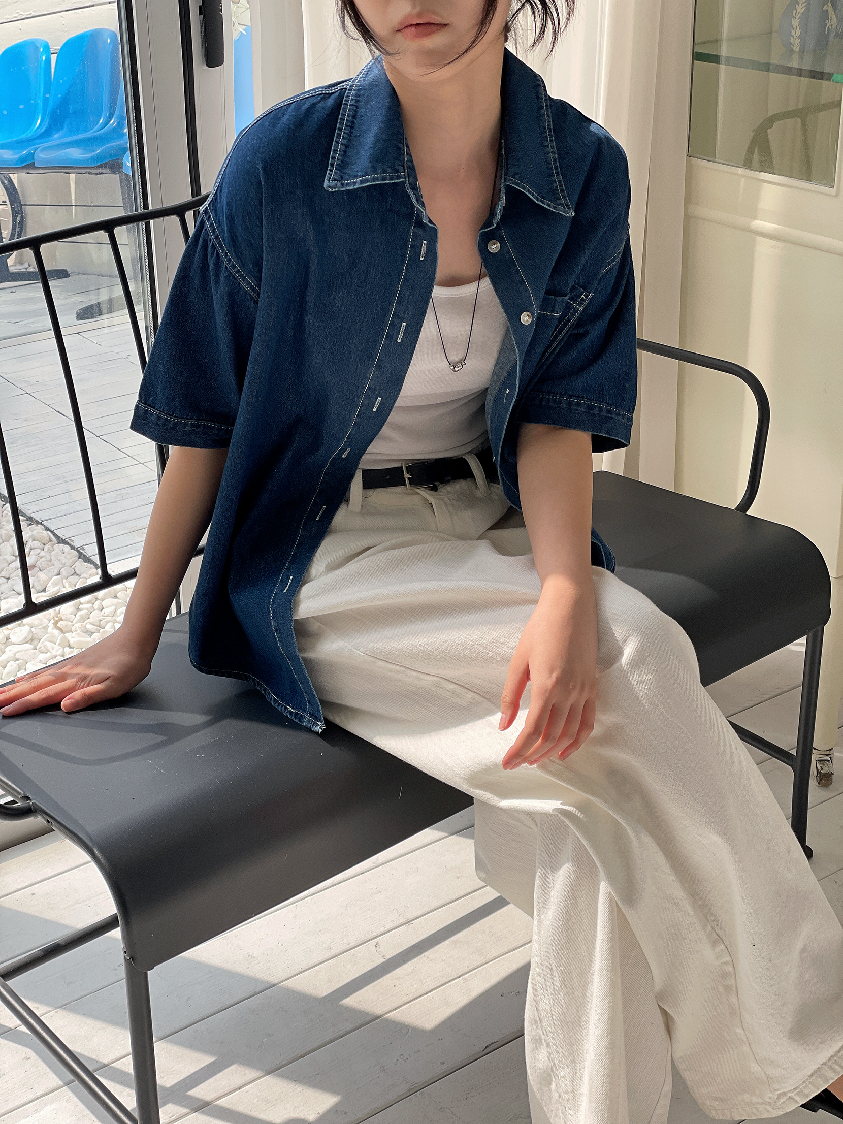 ノンウォッシュデニムボタンカラーオーバーサイズ半袖ハーフドロップショルダーライトブルーディープブルーシャツ | 詳細画像2