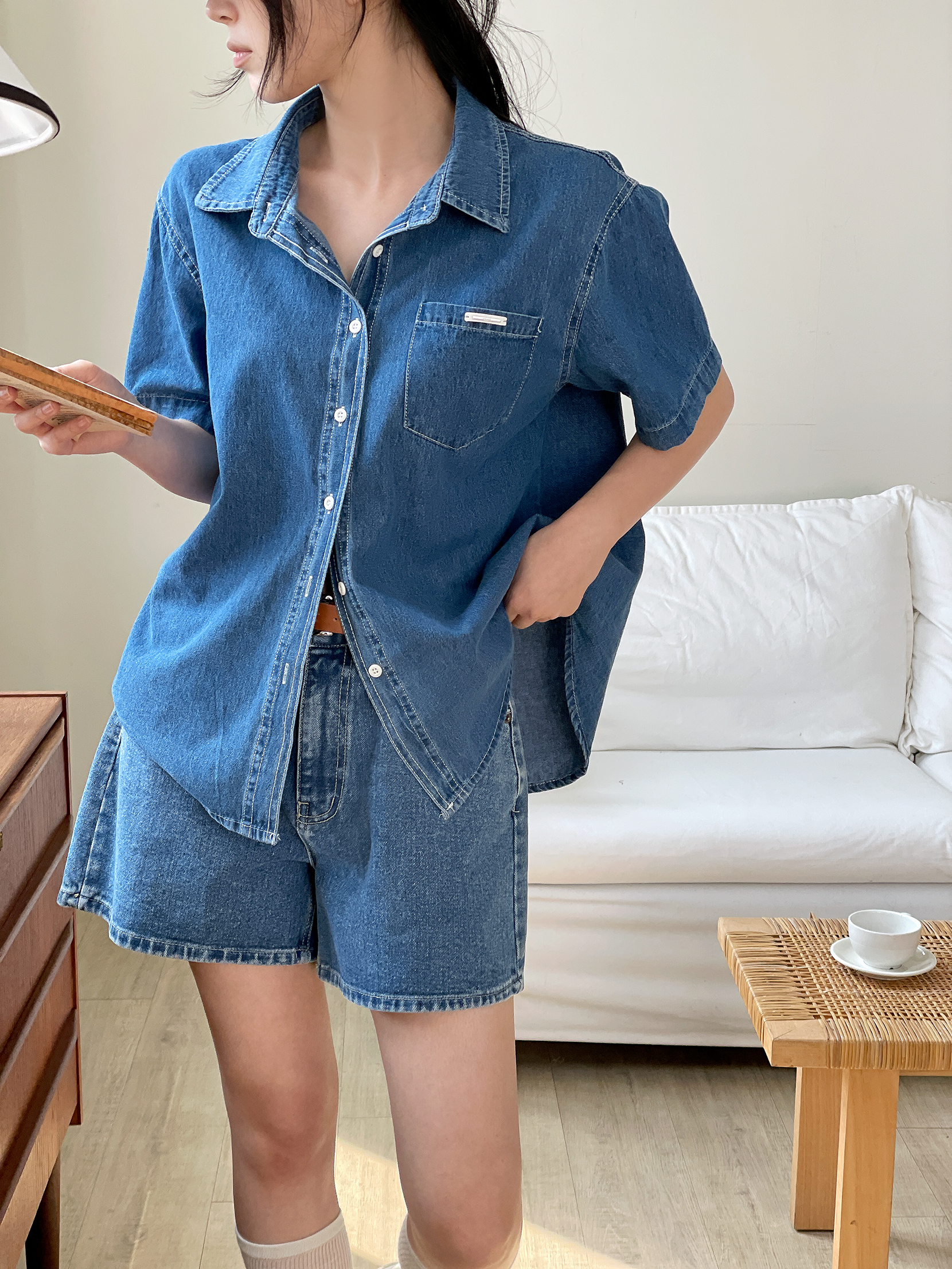 ノンウォッシュデニムボタンオーバーサイズ半袖ワンポケットペンダントライトブルーディープブルーシャツ | 詳細画像3