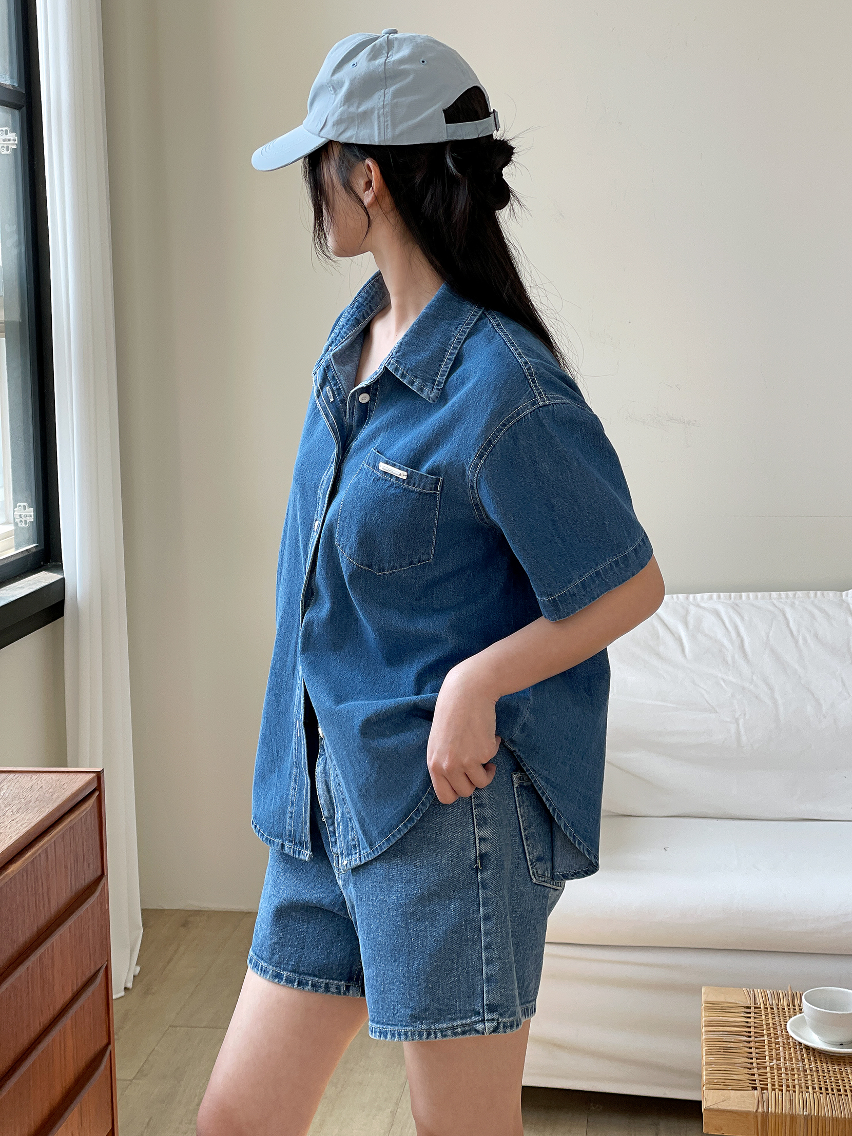 ノンウォッシュデニムボタンオーバーサイズ半袖ワンポケットペンダントライトブルーディープブルーシャツ | 詳細画像4