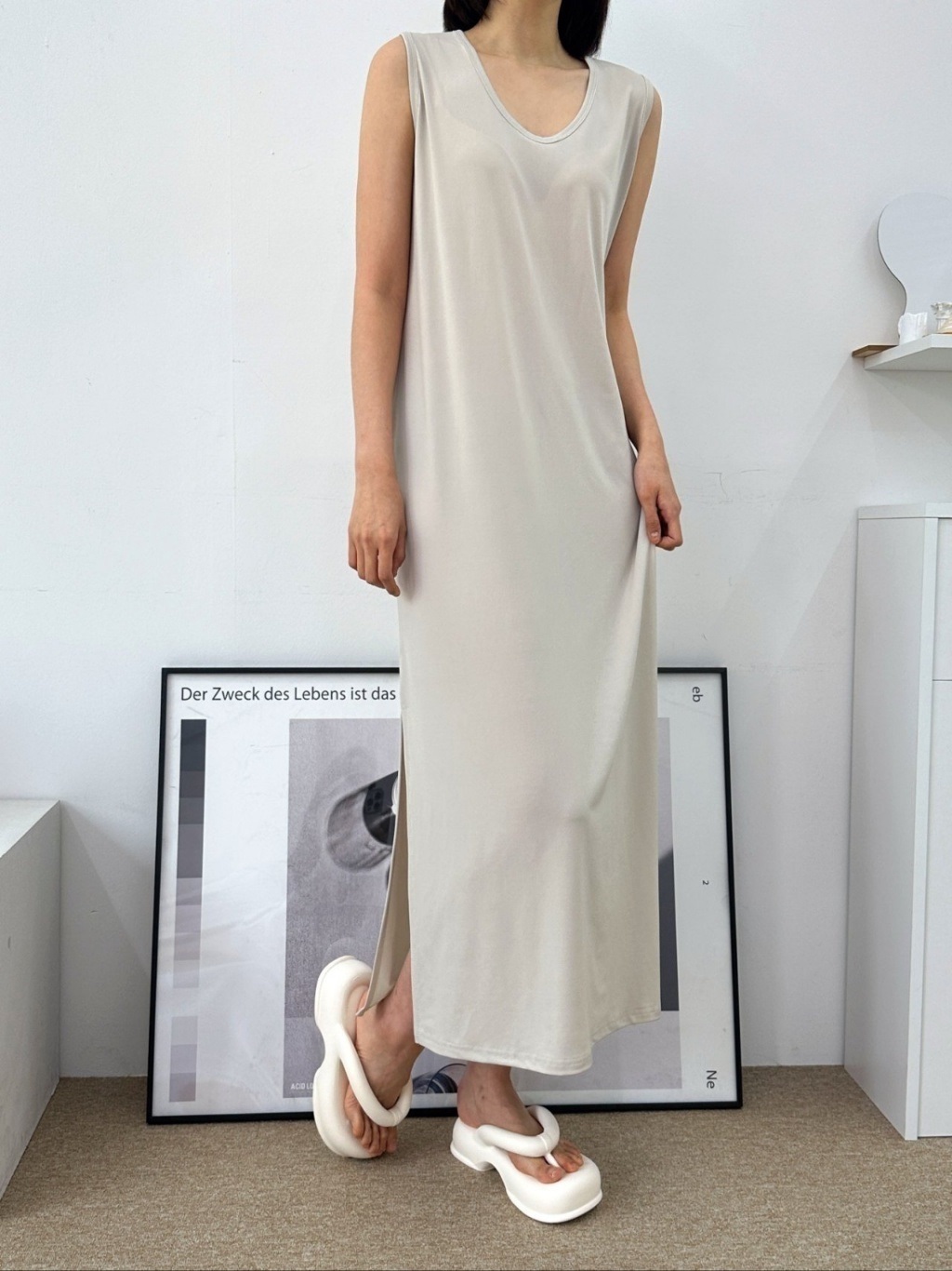 VネックスリットマキシHライン(ロング丈)無地ワンピースノースリワンピース | 詳細画像5